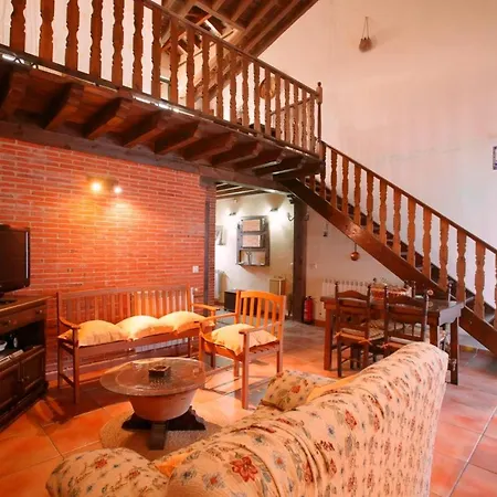 Vakantiehuis One Bedroom House With Jacuzzi Enclosed Garden And Wifi At