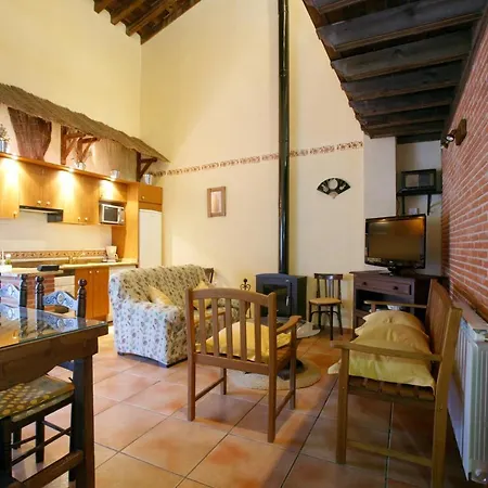 One Bedroom House With Jacuzzi Enclosed Garden And Wifi At *