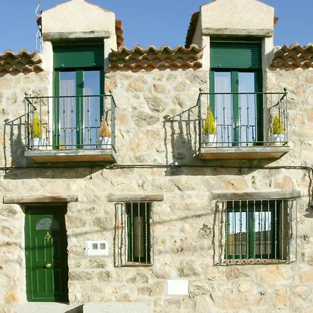 Vakantiehuis One Bedroom House With Jacuzzi Enclosed Garden And Wifi At