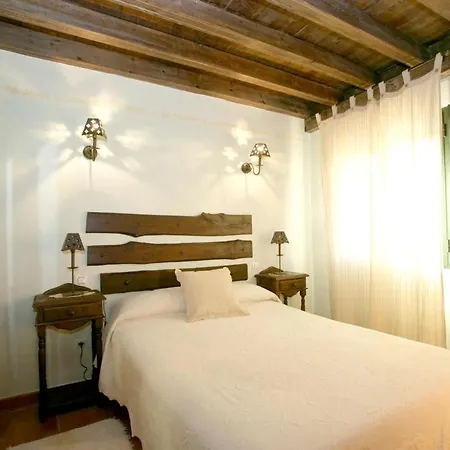 Vakantiehuis One Bedroom House With Jacuzzi Enclosed Garden And Wifi At Mingorría